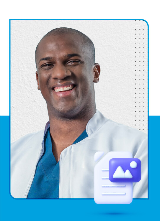 Médico hombre afro sonriendo